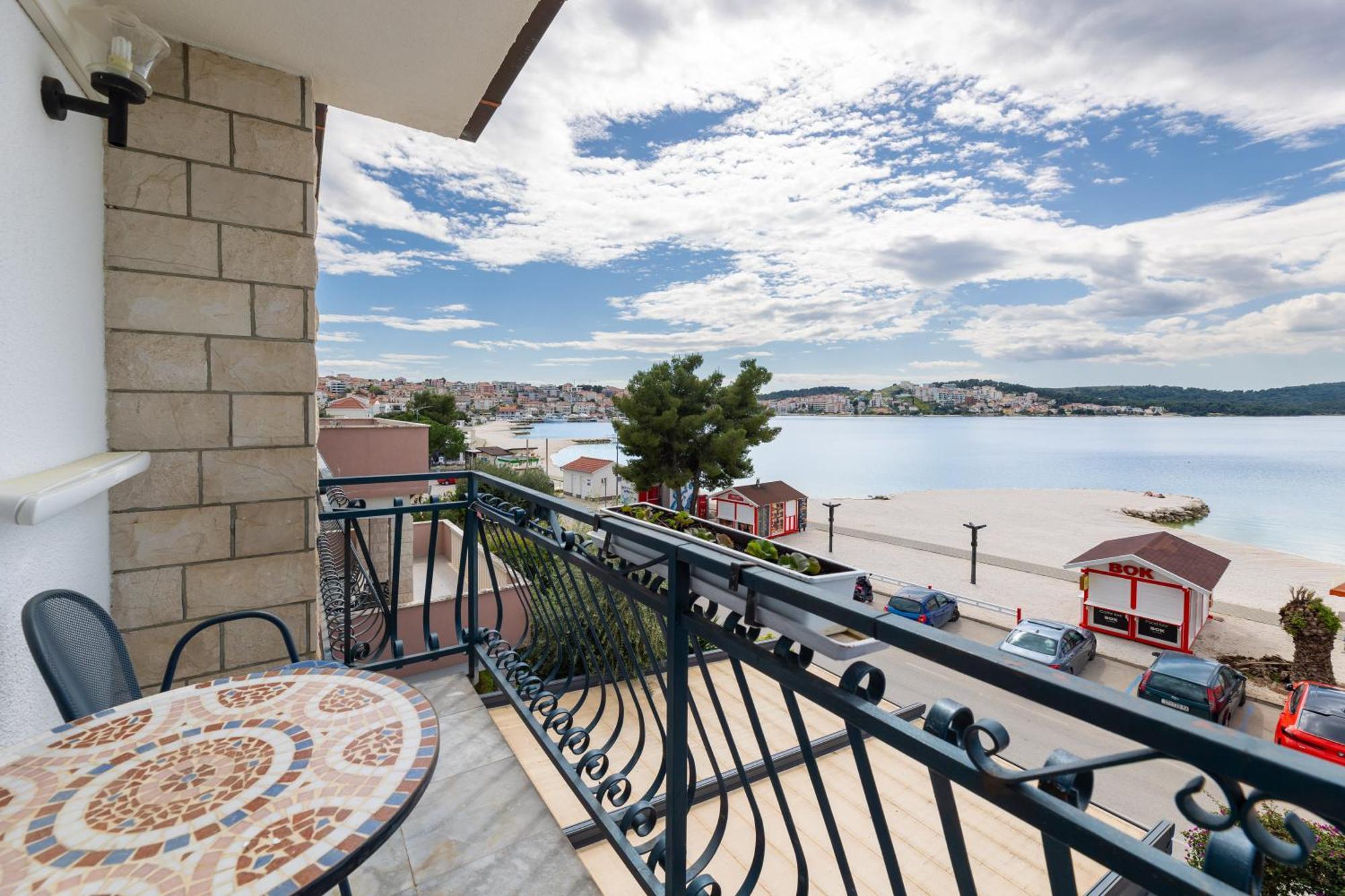 Villa Okruk-10 Meters Away From The Beach Okrug Gornji Zewnętrze zdjęcie